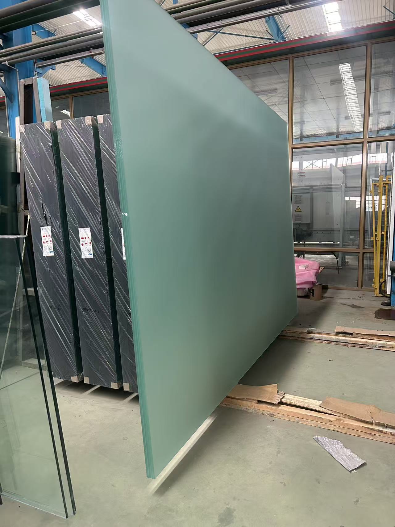 焦作市彩轴玻璃建筑幕墙玻璃生产基地 - 排名